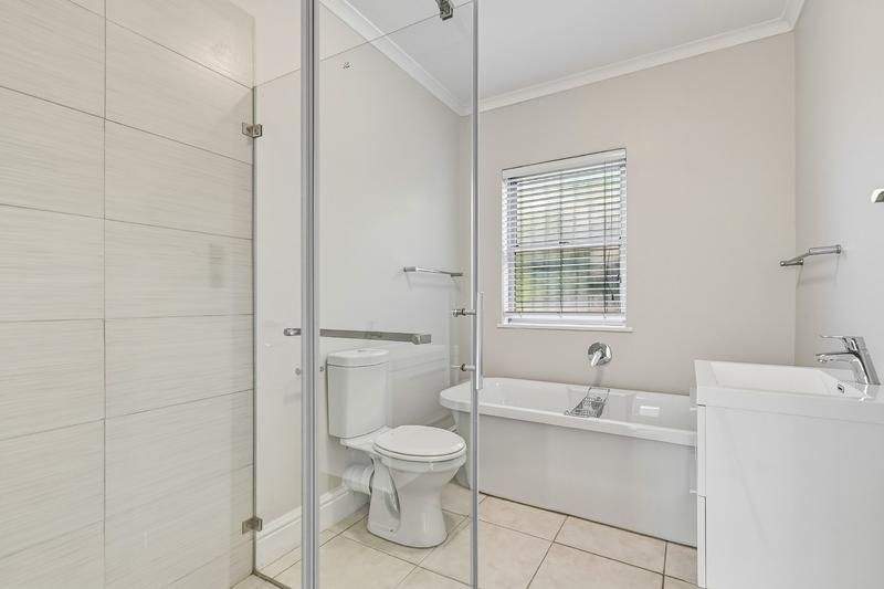 4 Bedroom Property for Sale in Wynberg Upper Western Cape